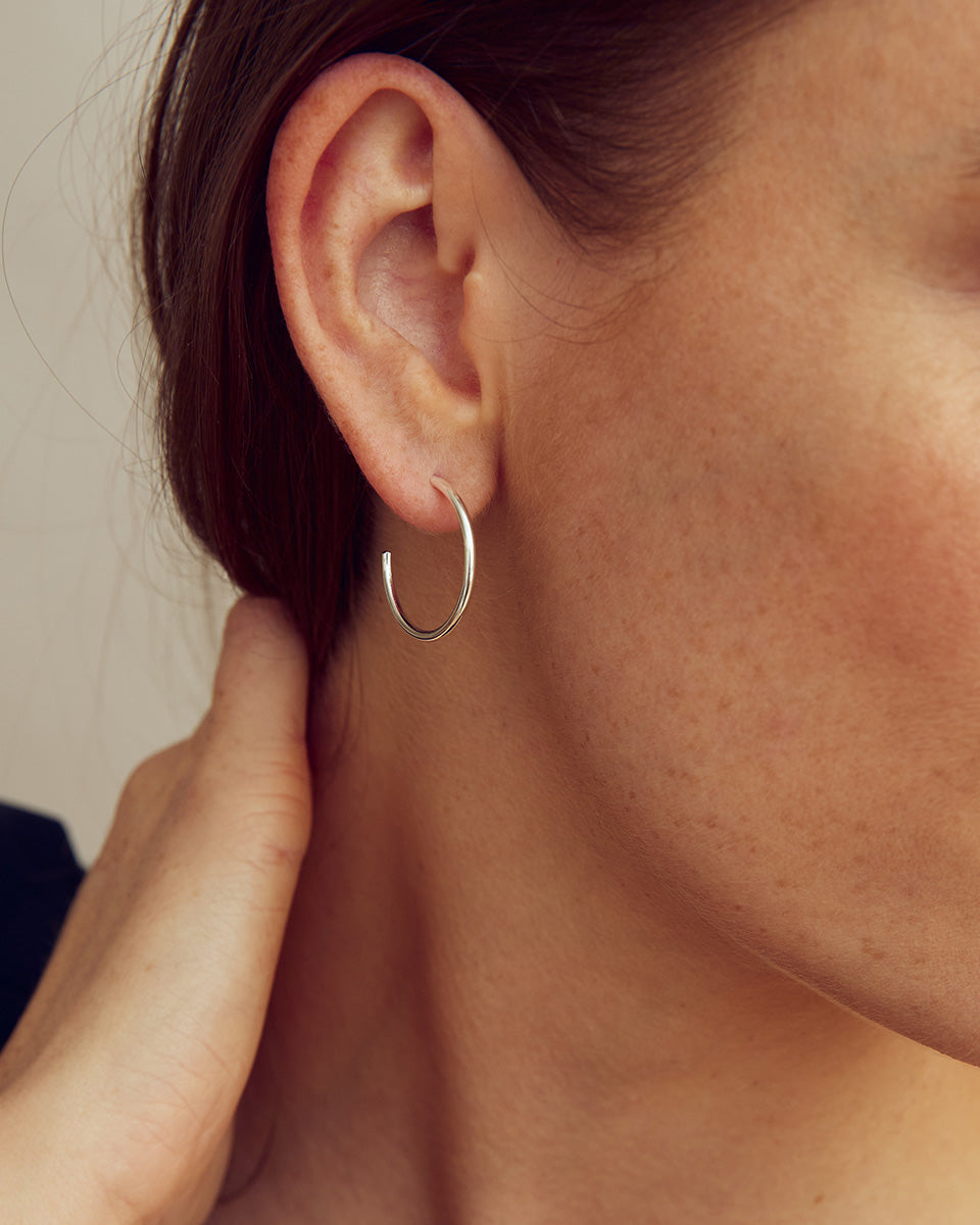 Saga Örhängen MEDIUM - Silverpläterade