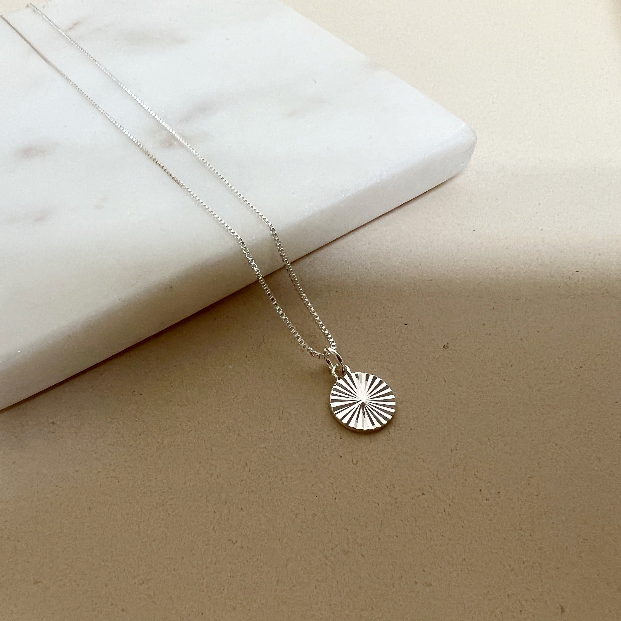 <tc>Jewelry set - Scarlett Necklace / Scarlett Earrings - Silver plated</tc>