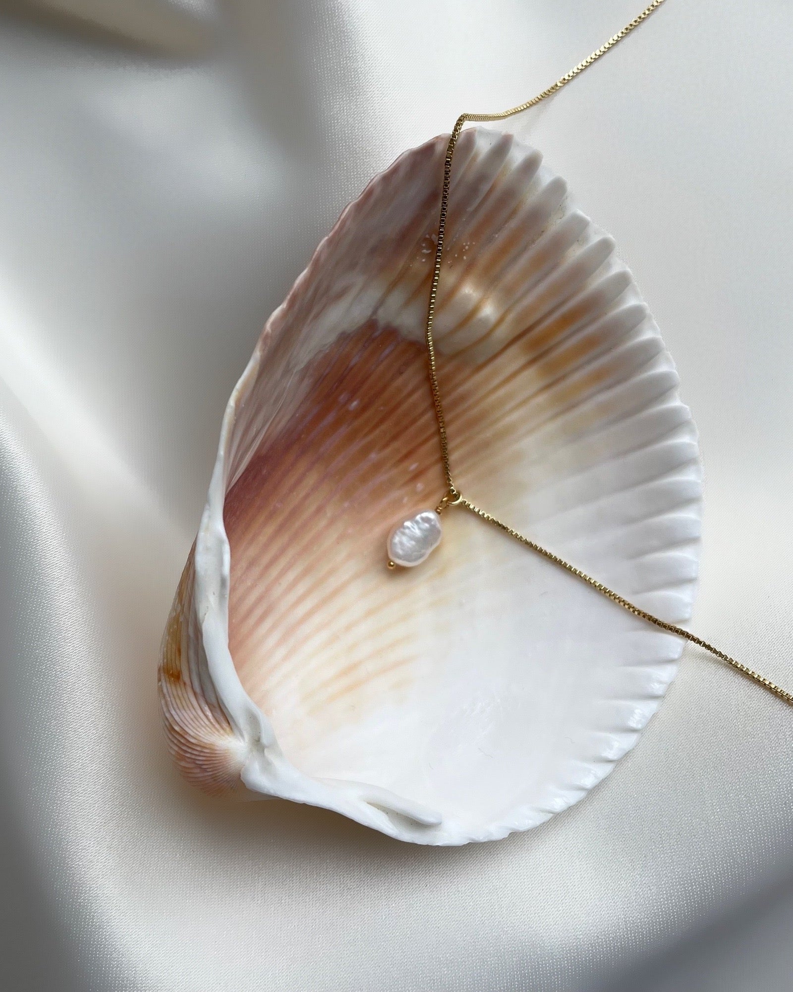 Lea Perle Vedhæng - 18 karat forgyldt