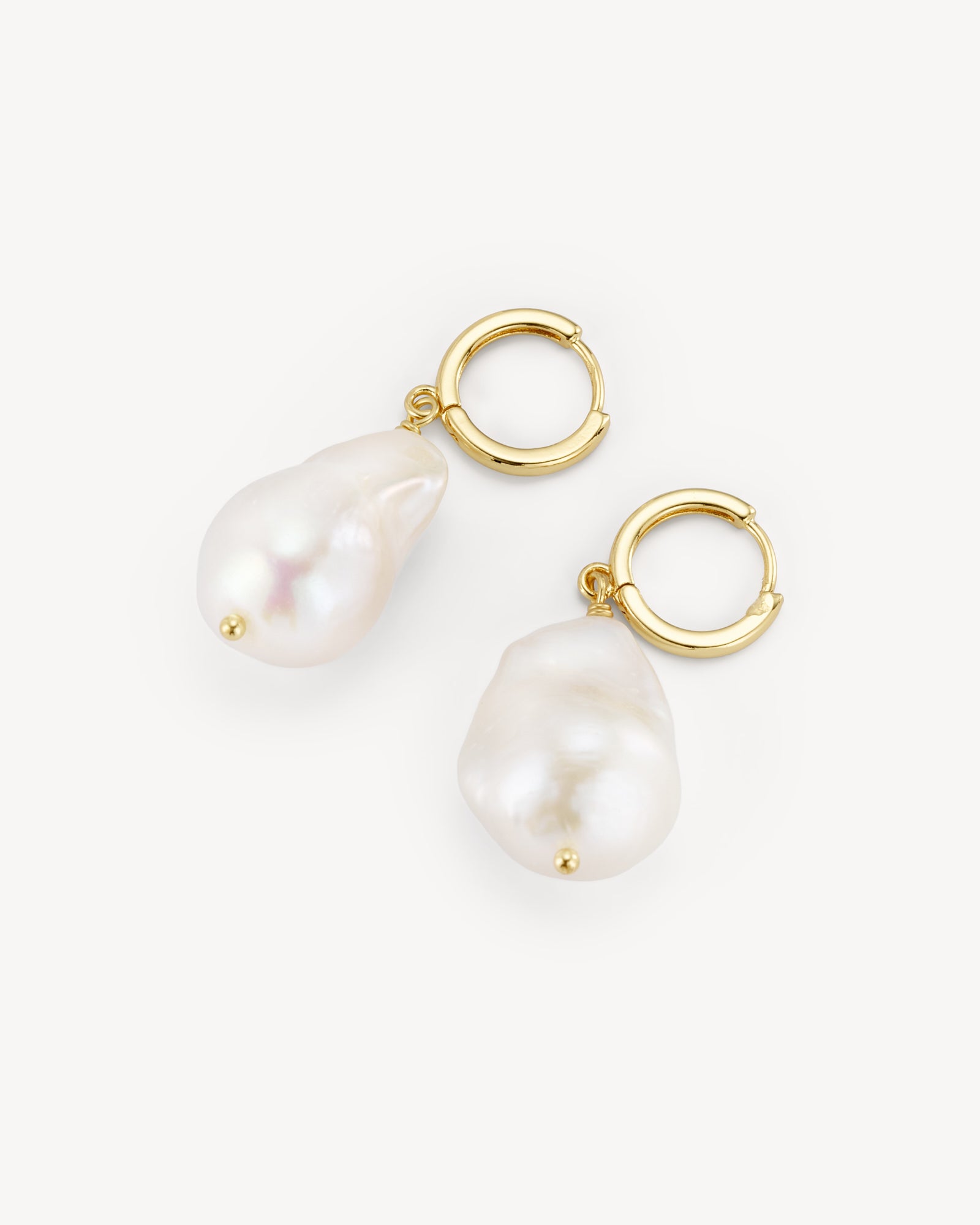 Norma Øreringe med barok perler - Forgyldt