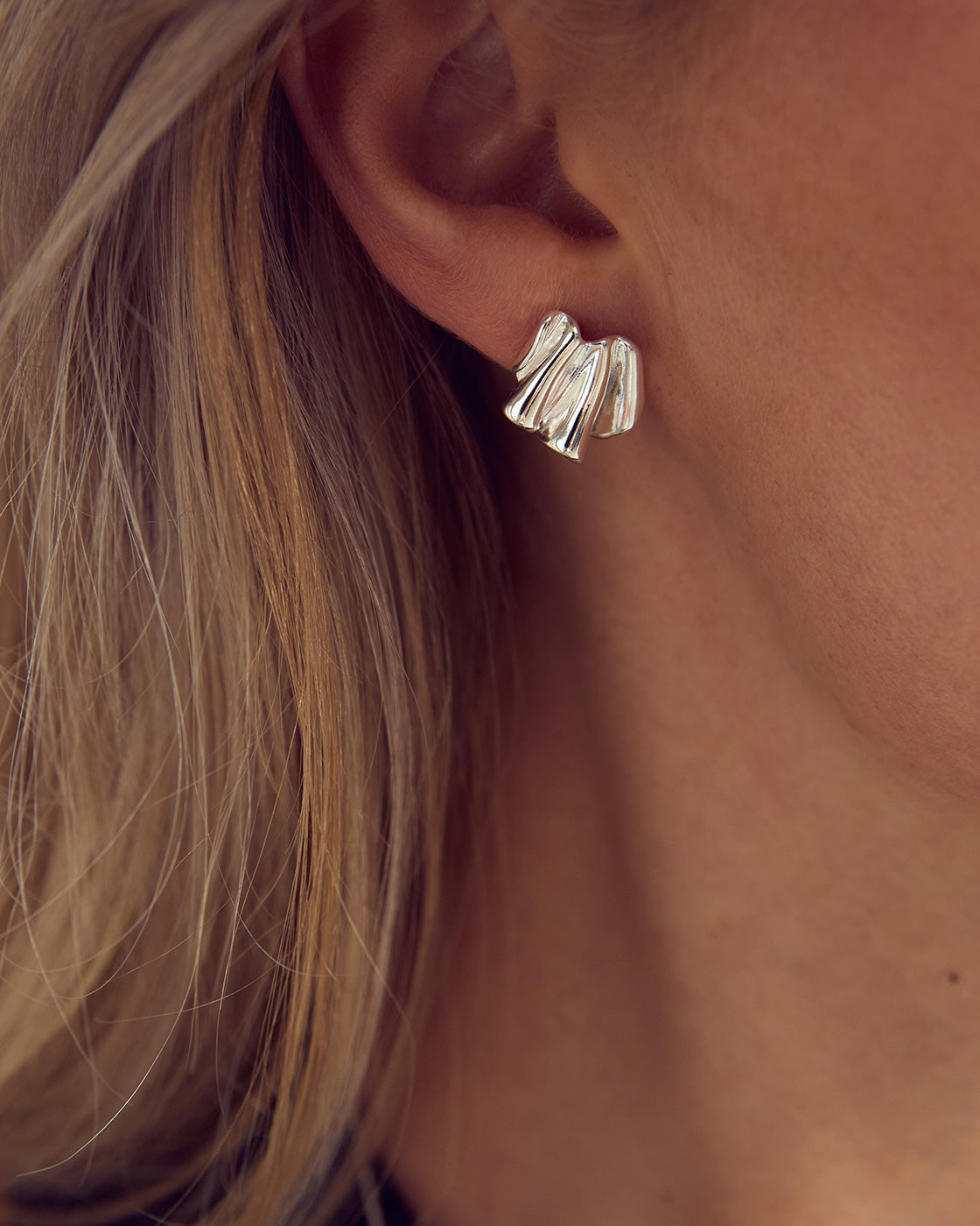 Vega Studs - 18 karats guldpläterade