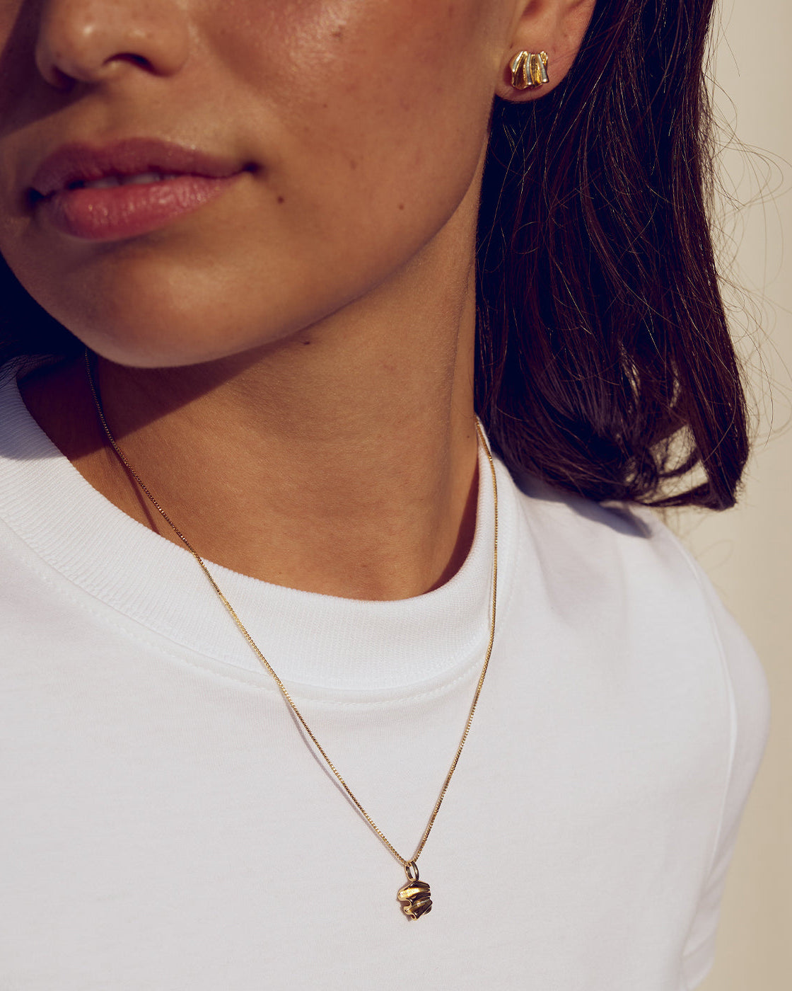 Vega Studs - 18 karats guldpläterade