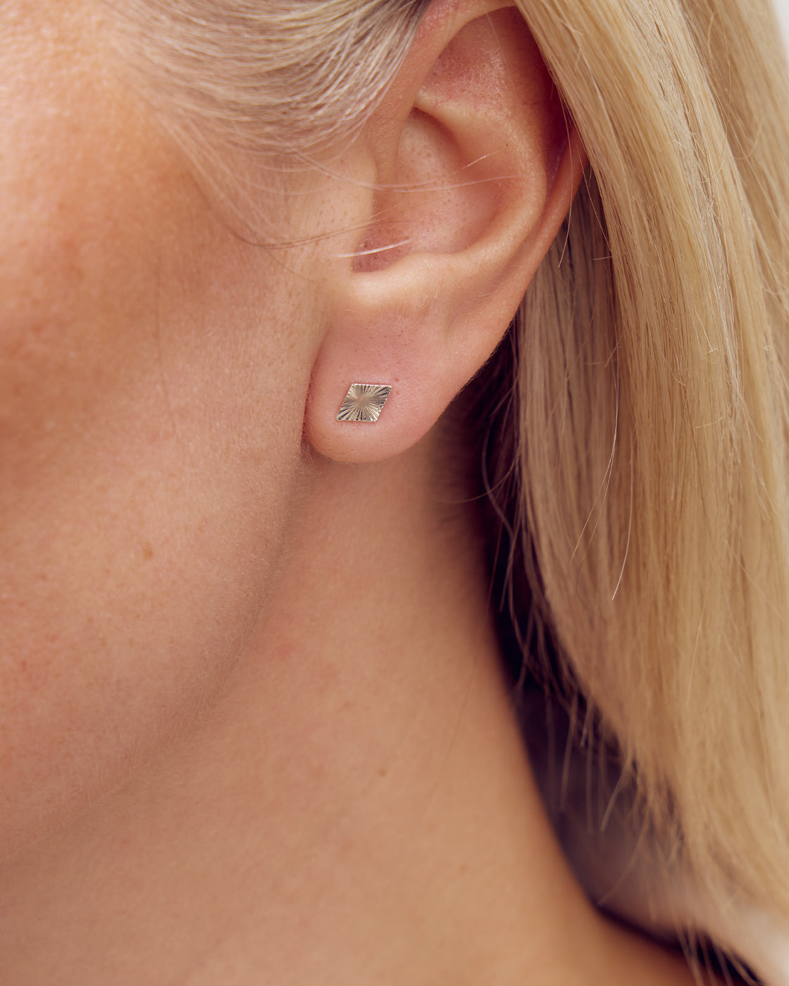 Scarlett Stud Earrings - 18 carat gold plated