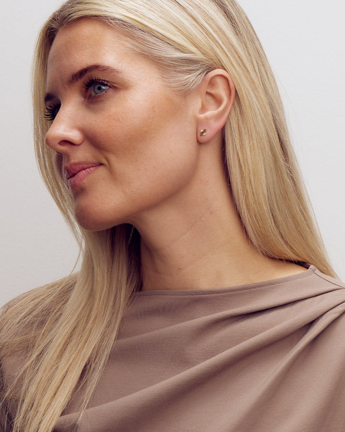 Scarlett Stud Earrings - 18 carat gold plated