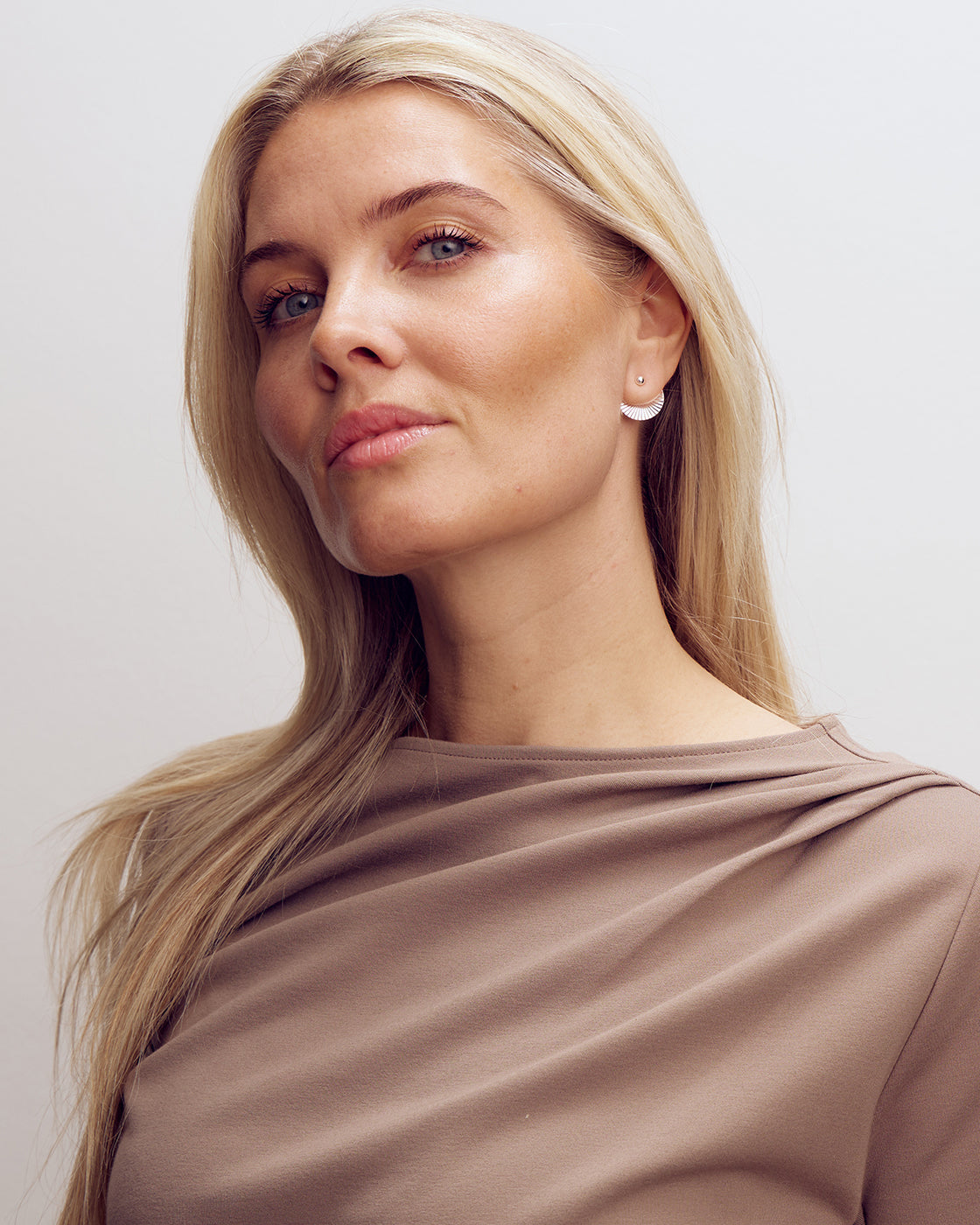 Scarlett Vifte Øreringe - Sølvbelagt