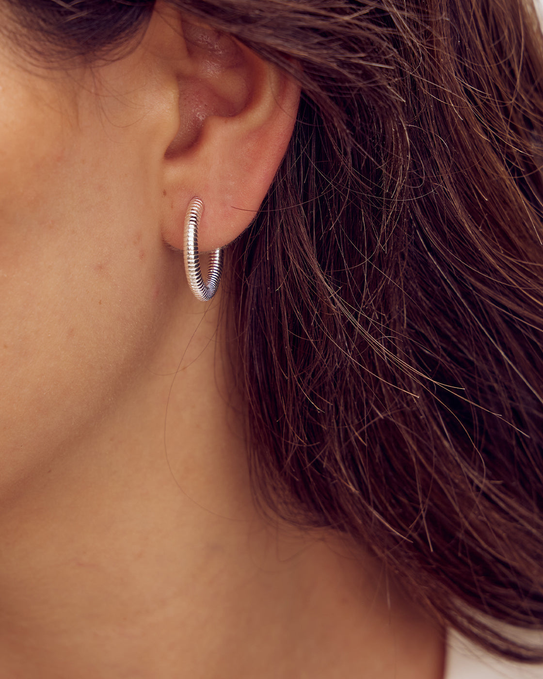 Vega Studs - 18 karats guldpläterade