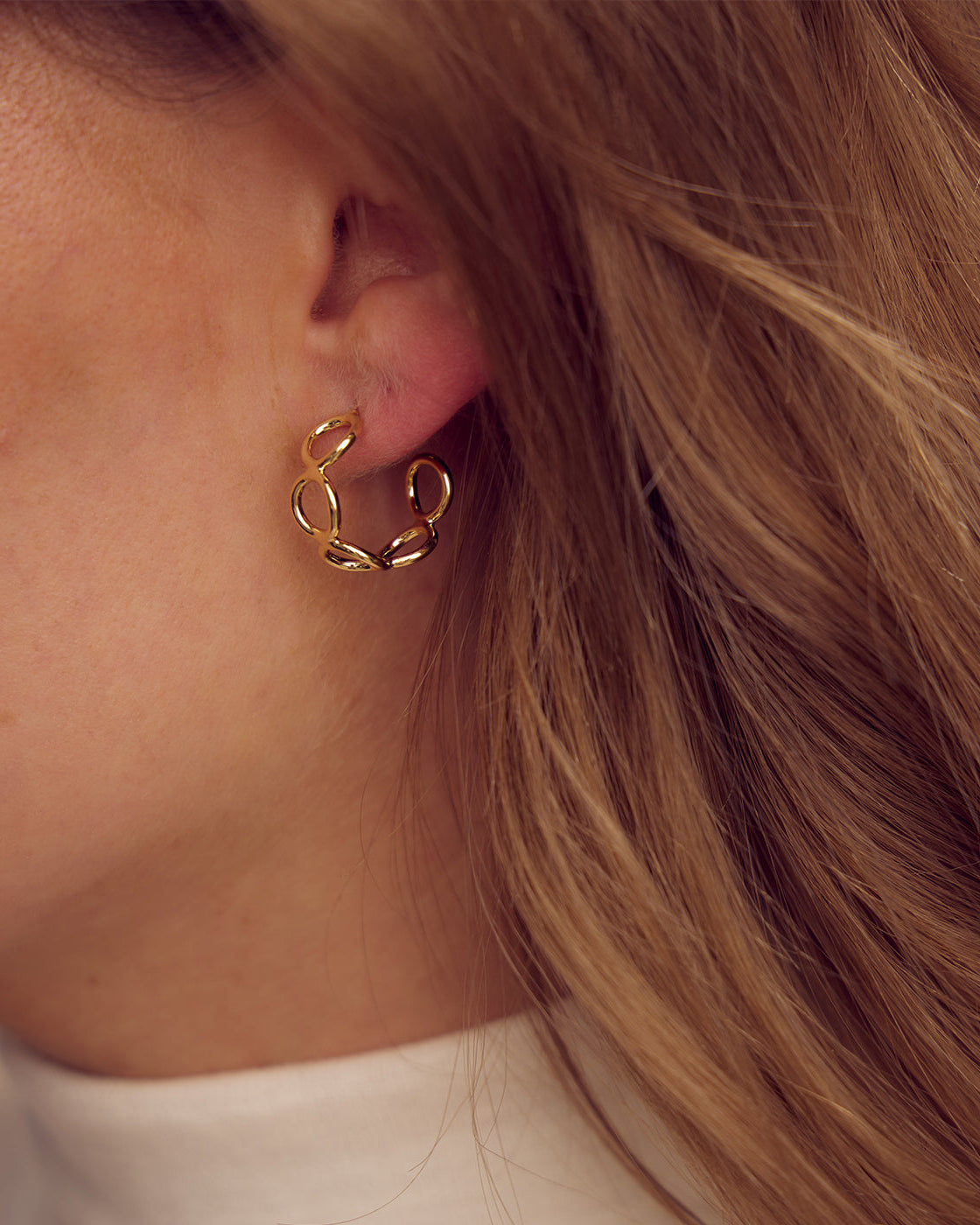 Vega Studs - 18 karats guldpläterade