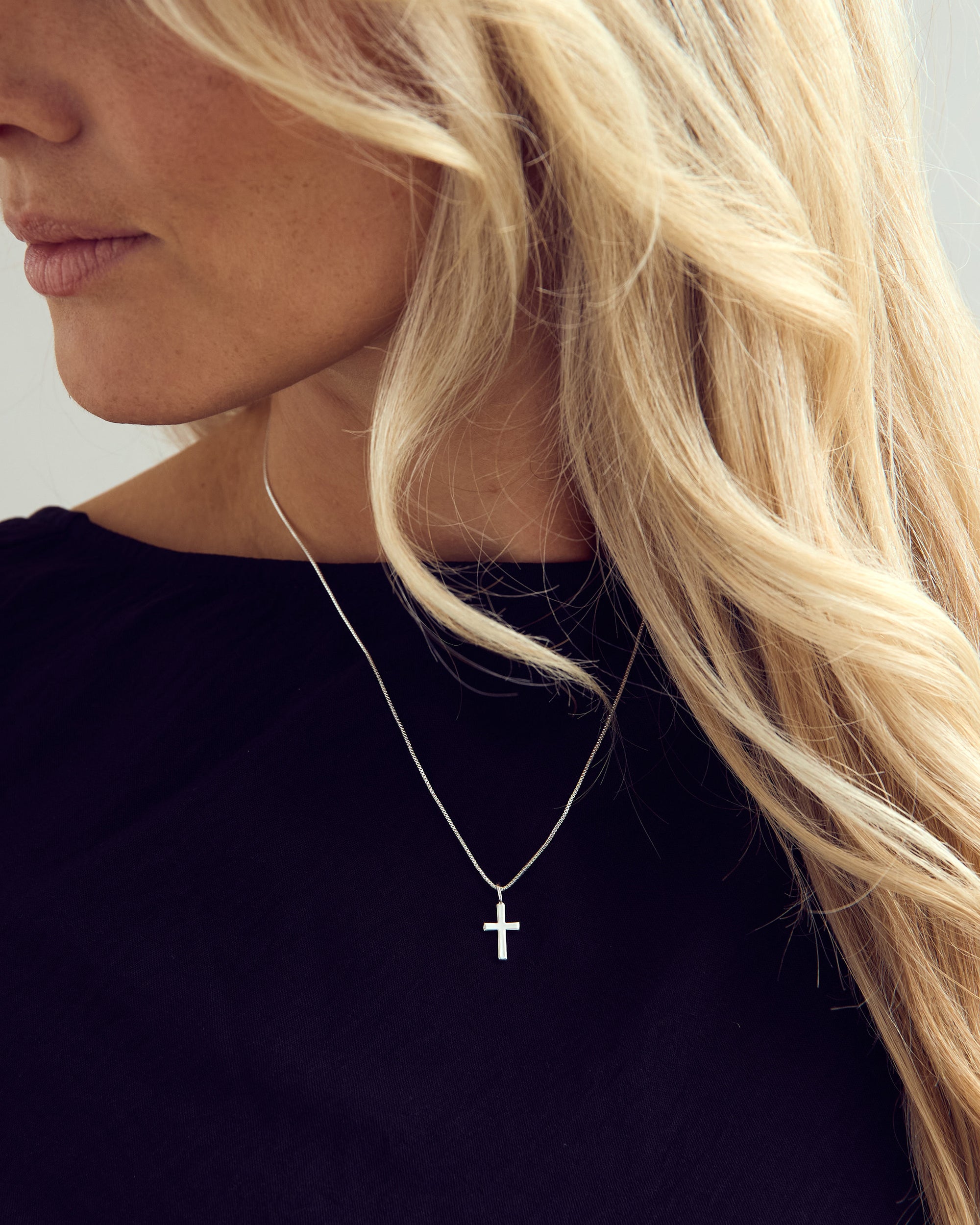 Vilma Hänge - 18 karats guldpläterad