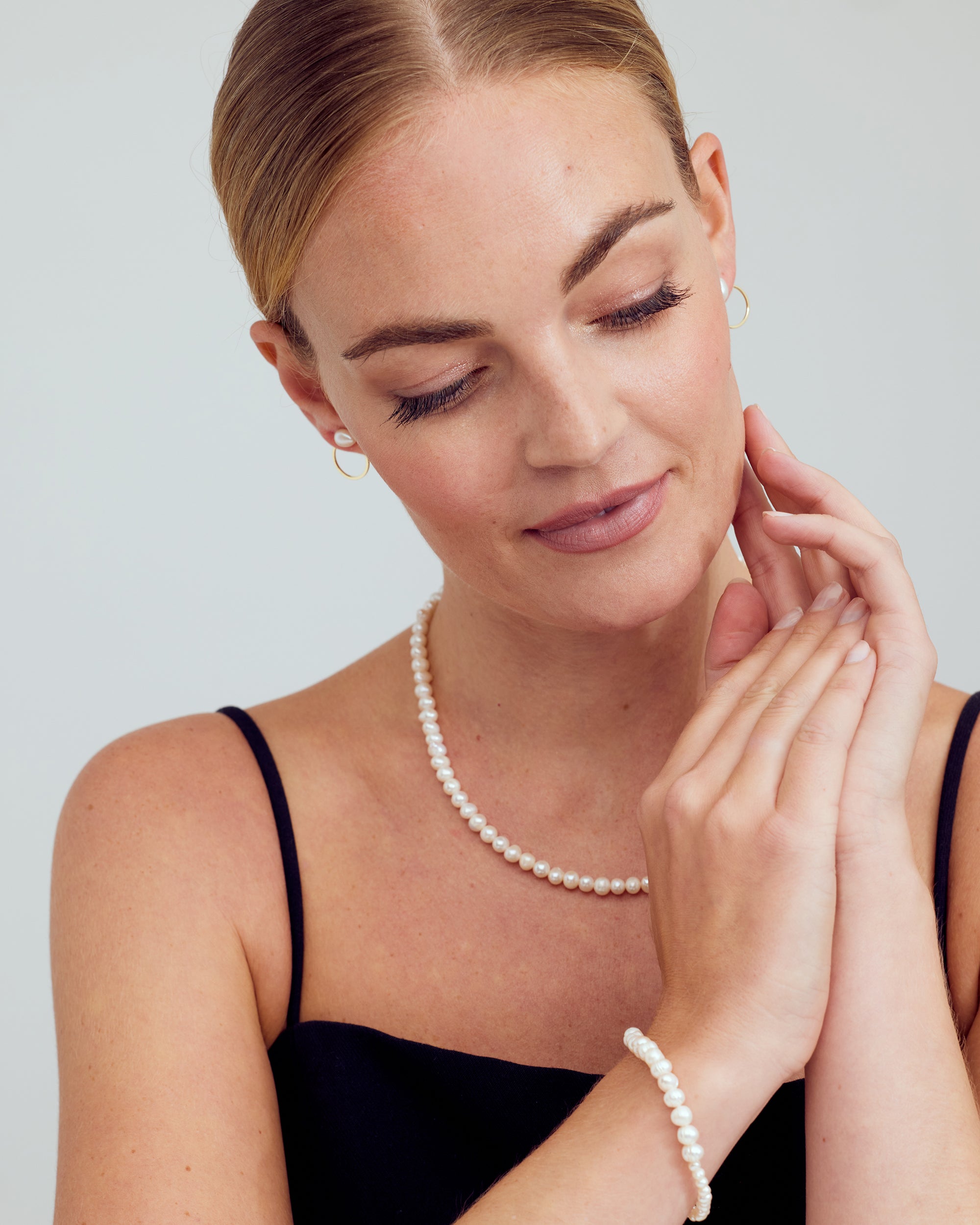 Smykkesæt - Vega Perle Øreringe / Vega Perle Armbånd / Vega Perle Halskæde - 18 karat forgyldt