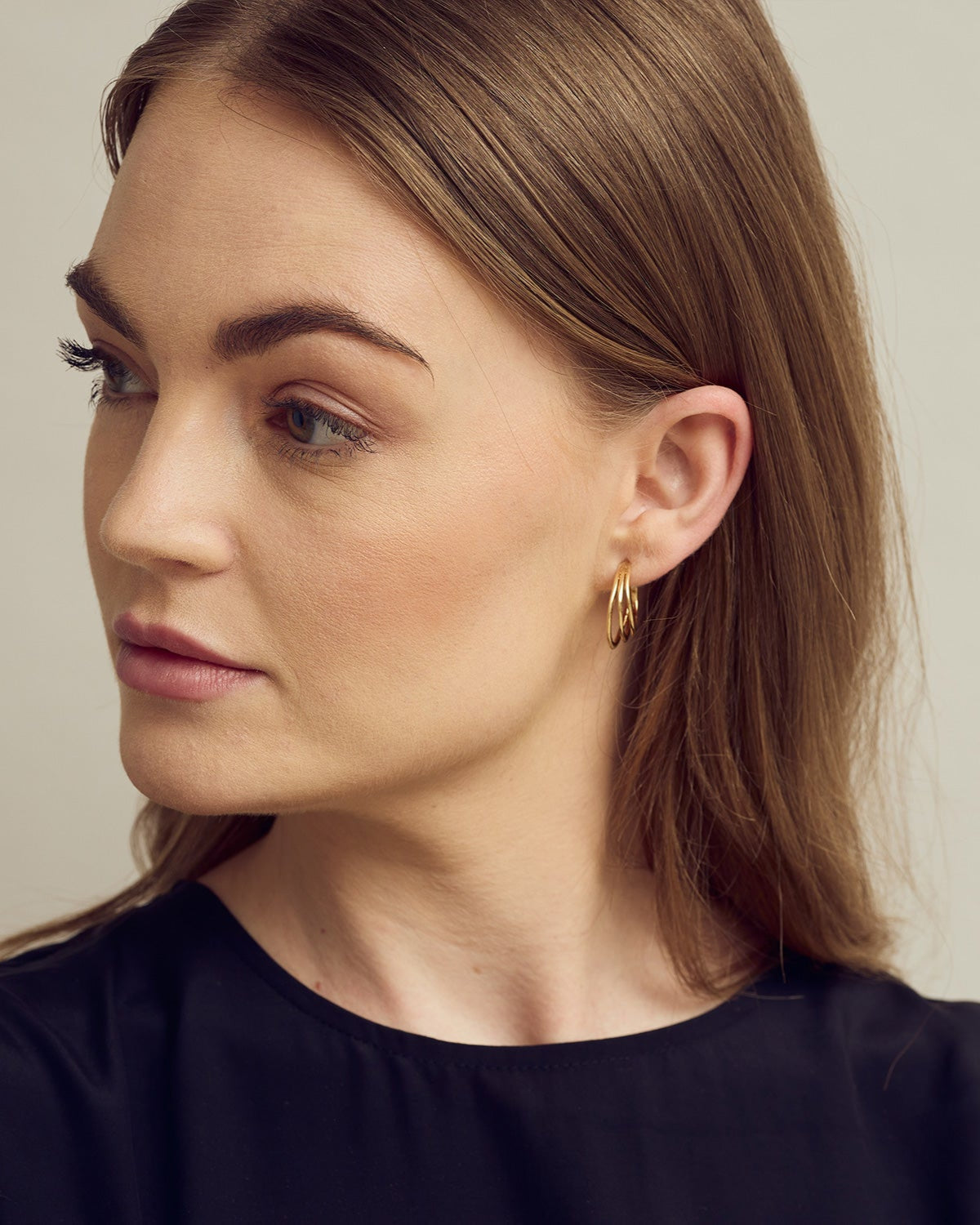 Iris <!-- x-tinymce/html -->Örhängen - 18 karats guldpläterade