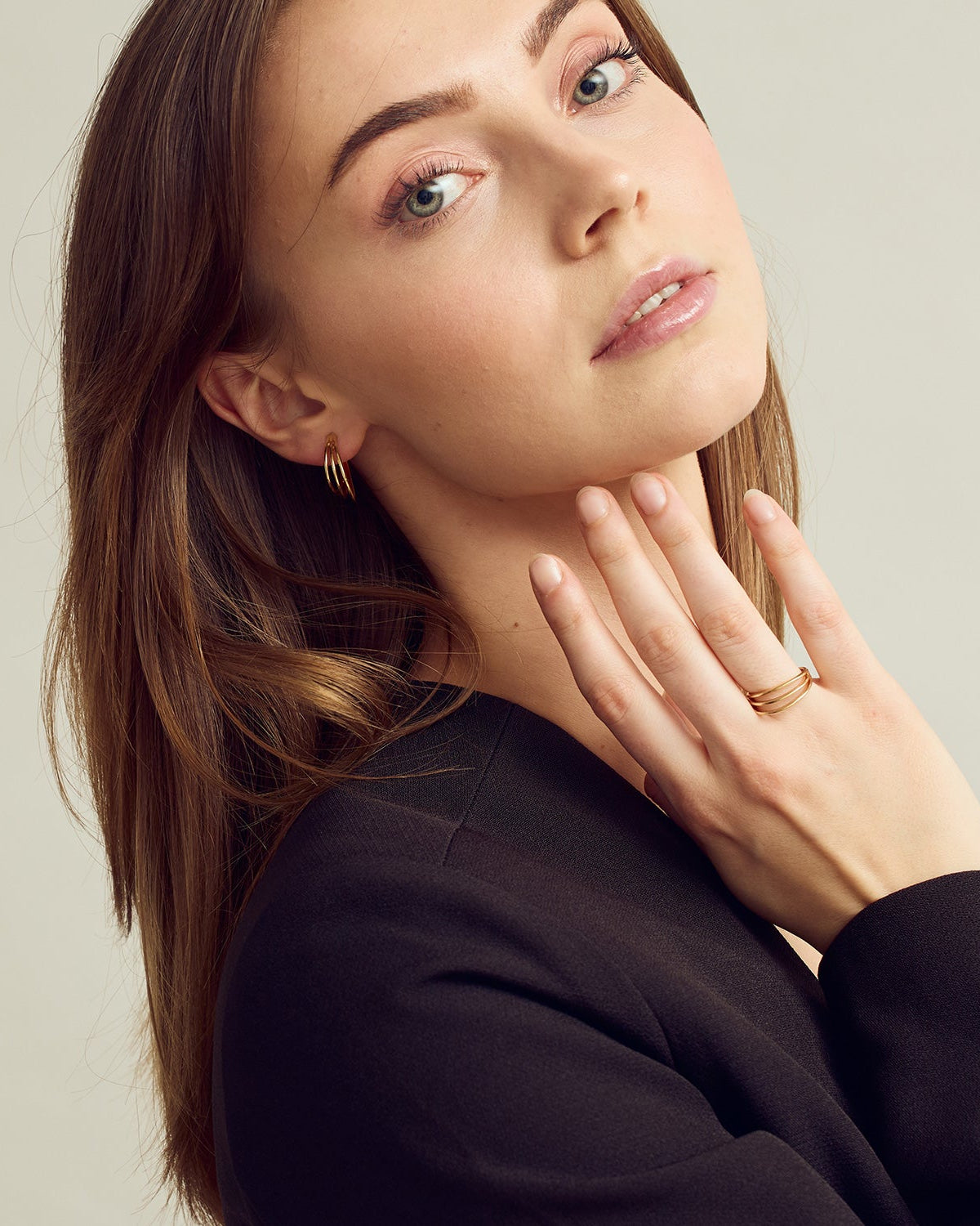 Iris <!-- x-tinymce/html -->Örhängen - 18 karats guldpläterade