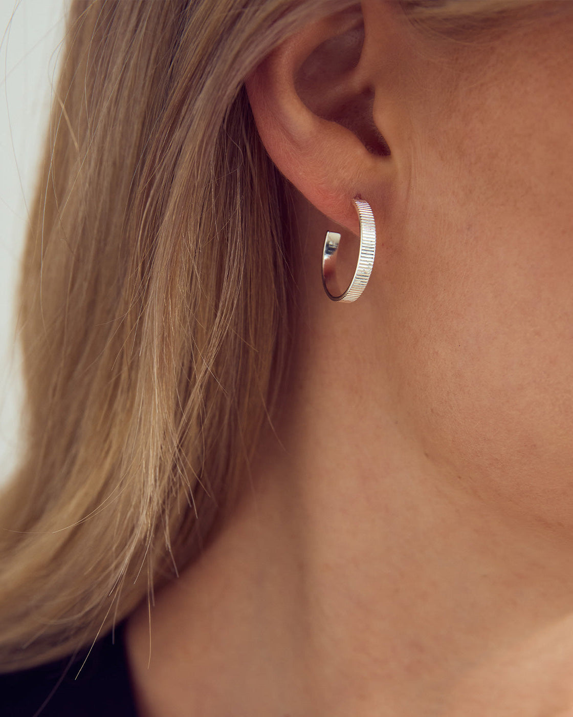 Vega Studs - 18 karats guldpläterade