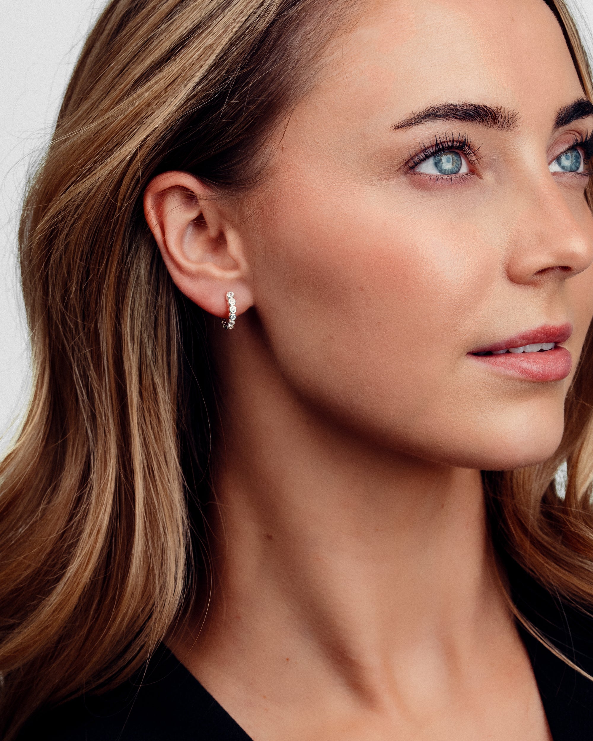 Lili Maria Hoop Øreringe - Zirkonia - Sølvbelagt