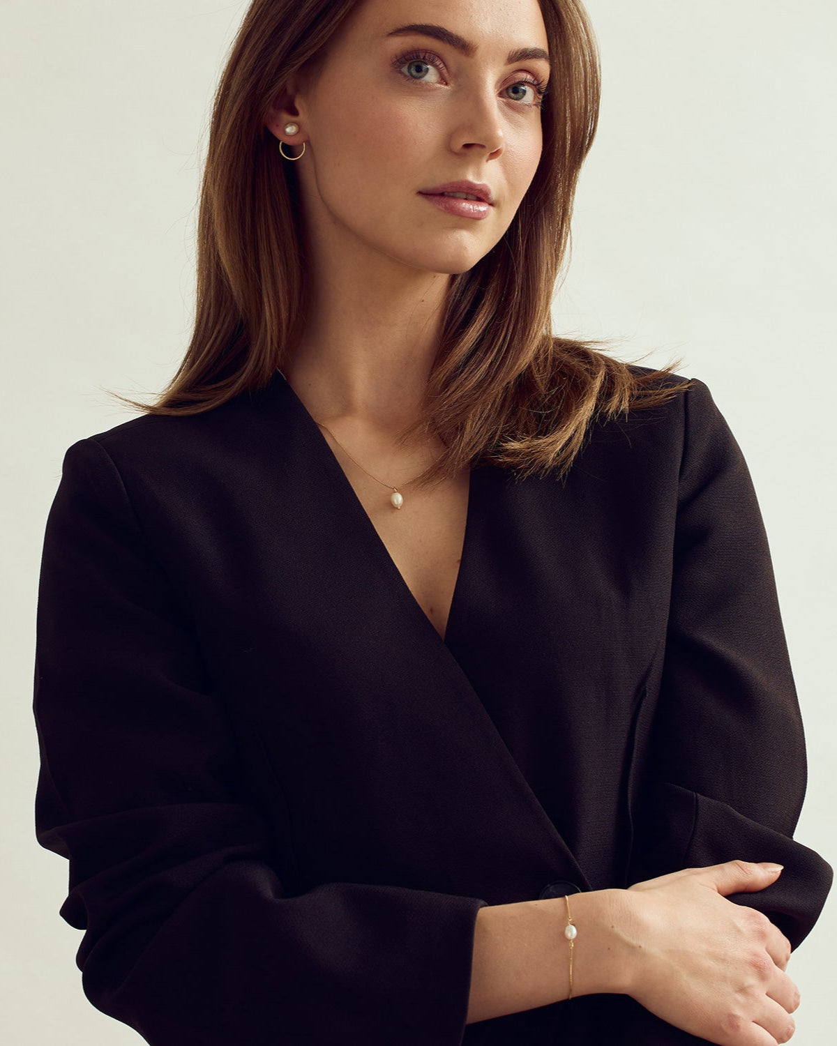 Smyckesset - Vega Örhängen / Lea Halsband / Lea Armband - 18 karat guldpläterad