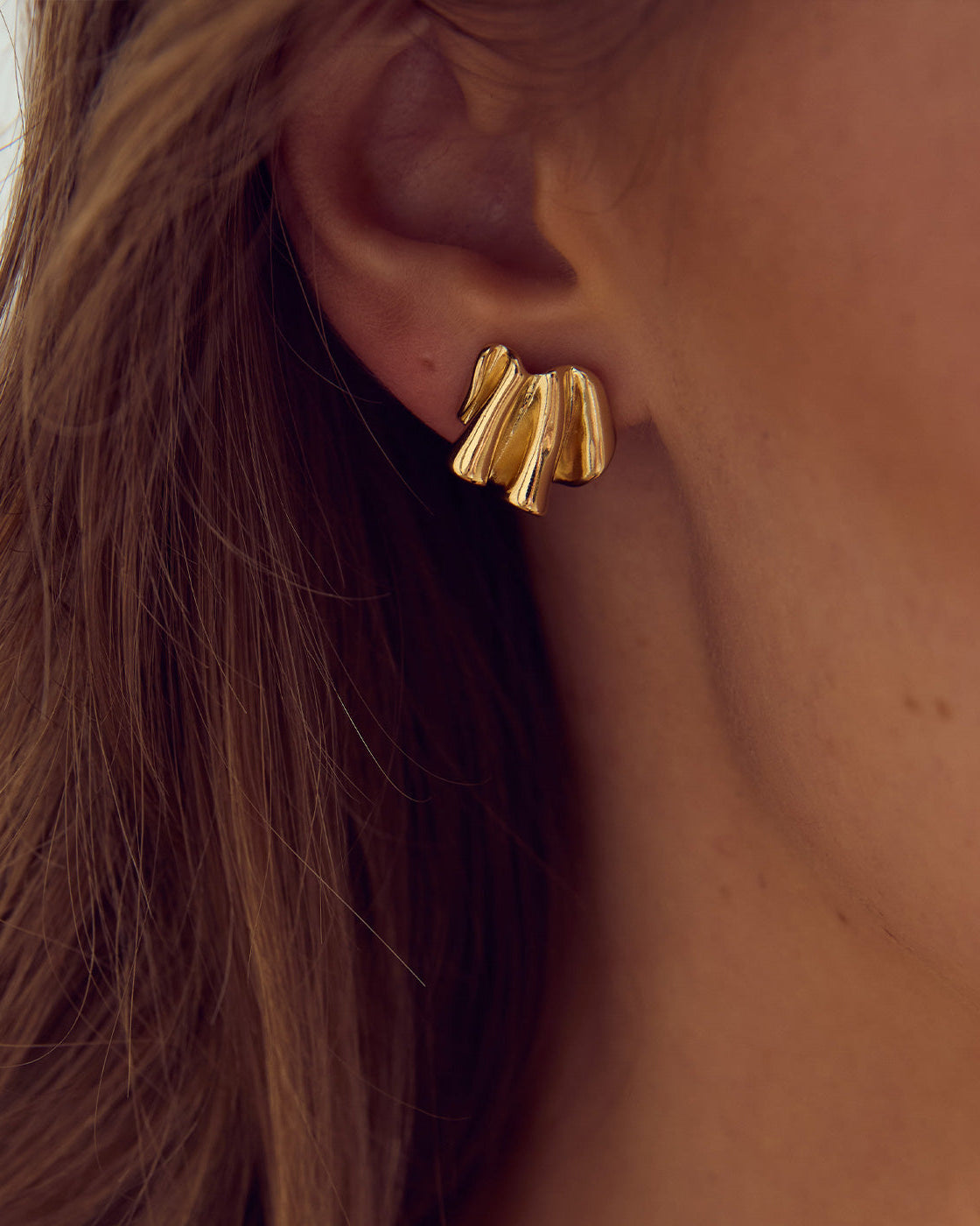 Vega Studs - 18 karats guldpläterade