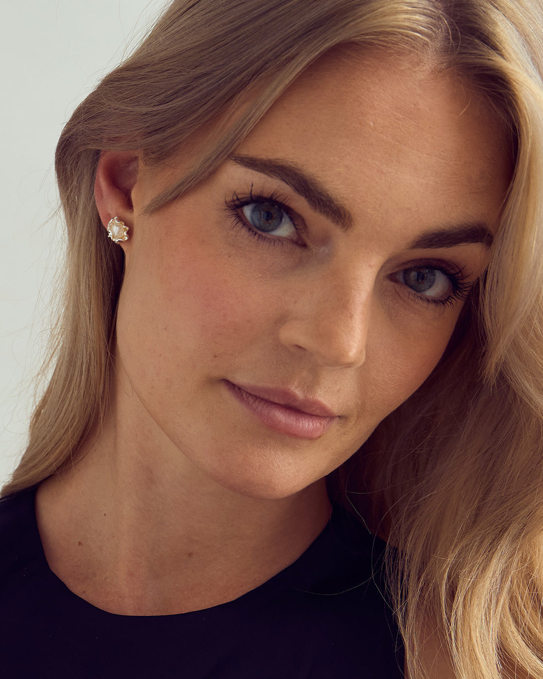 Vega Stud Earrings - 18 carat gold plated