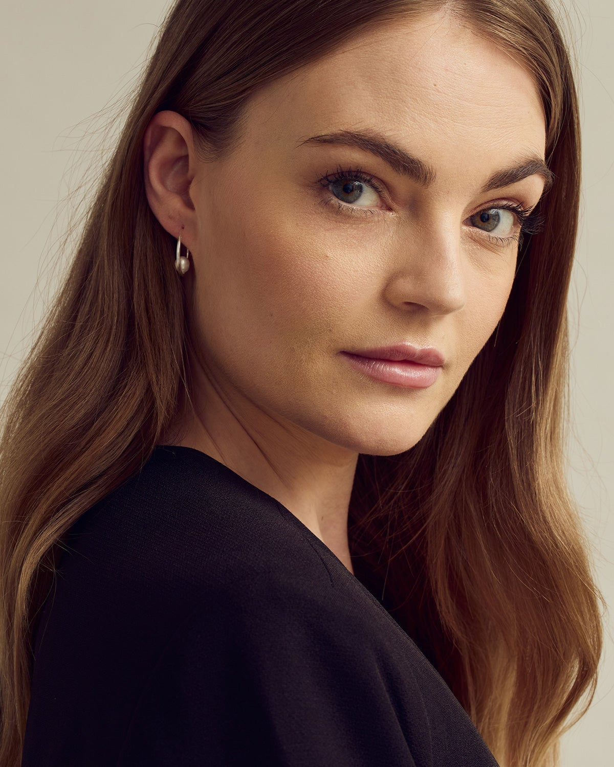 Vega Hoop Perle Øreringe - Sølvbelagt