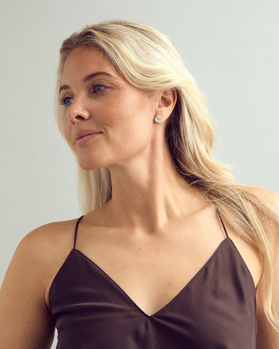 Vega Studs - 18 karats guldpläterade