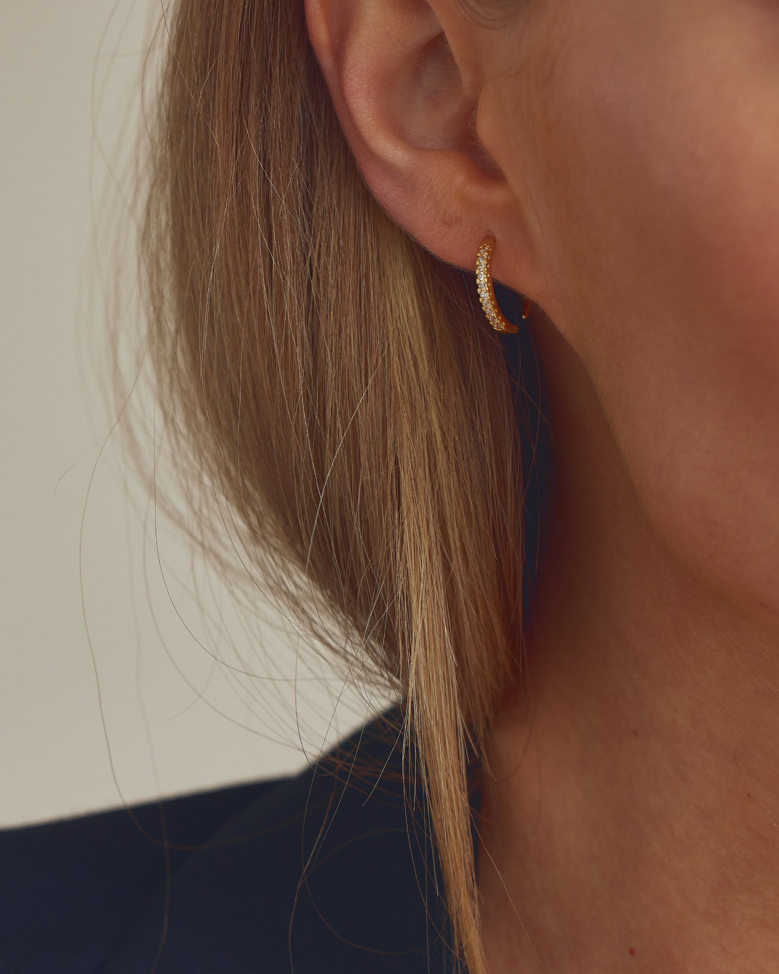 Elin Øreringe - Zirkonia - Forgyldt