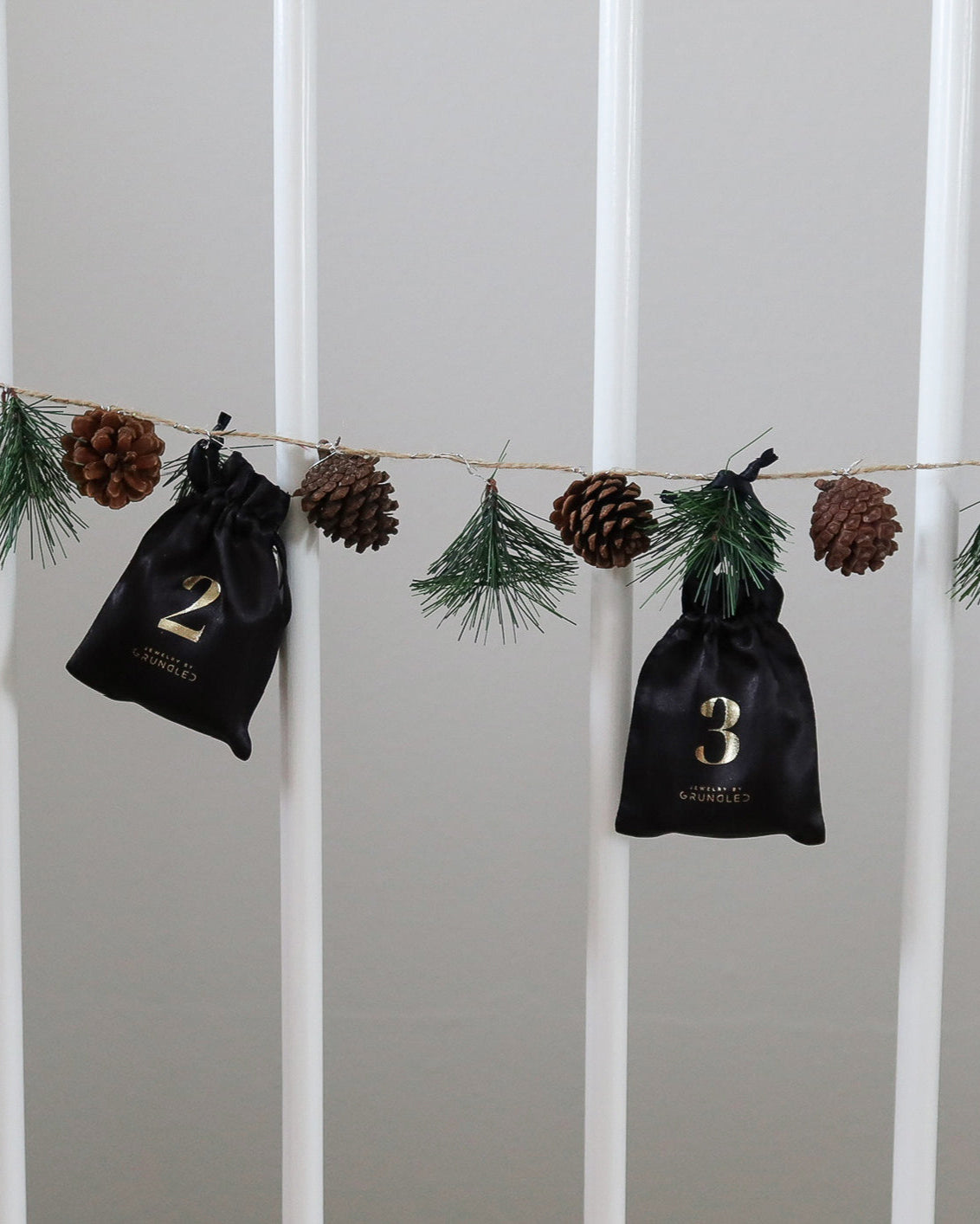 Adventskalender 2025 BOX 1 - Den Lille Luksus - 18 karat forgyldt