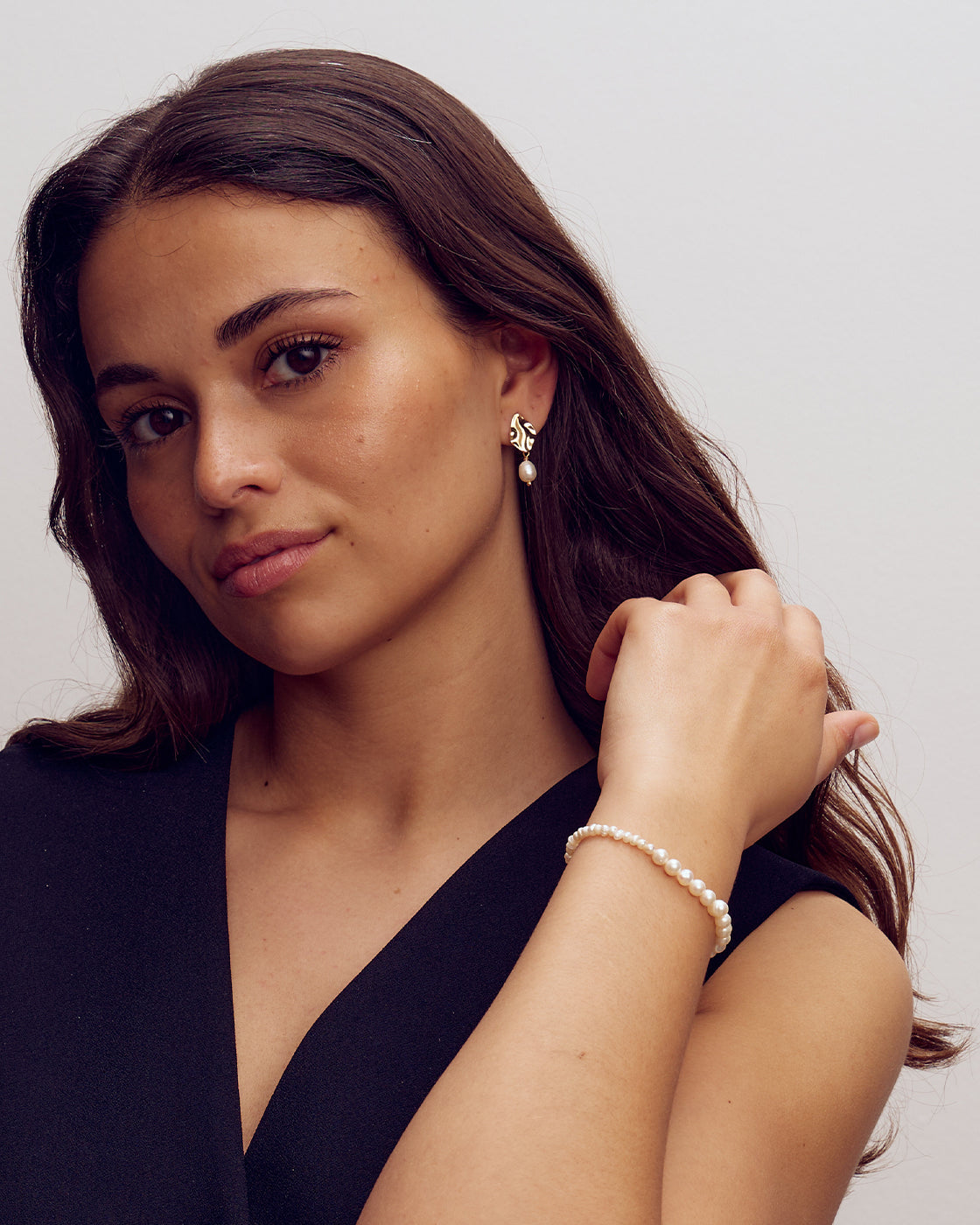 Smyckesset - Vega Örhängen / Lea Halsband / Lea Armband - 18 karat guldpläterad