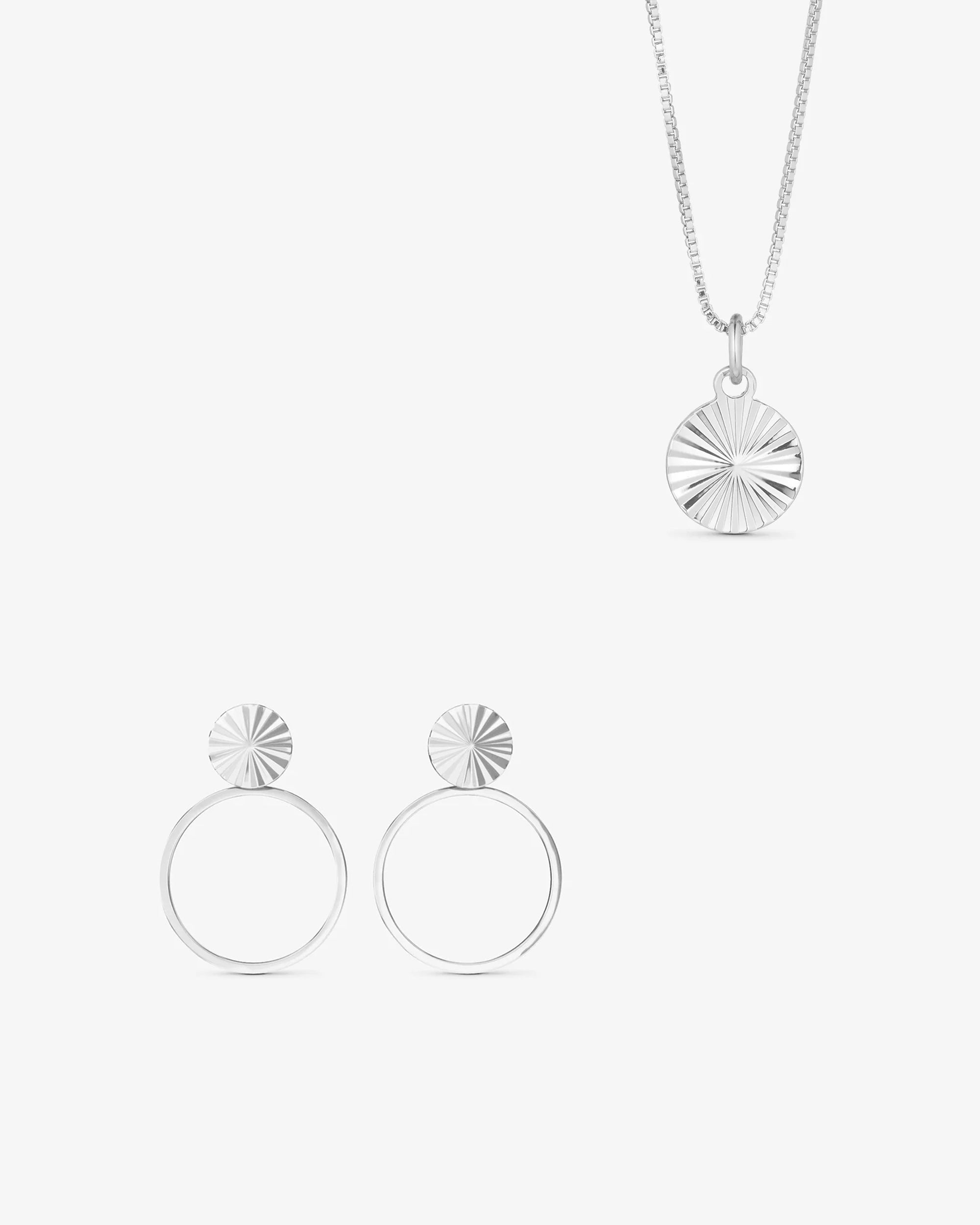 <tc>Smyckesset - Scarlett Halsband / Scarlett Örhängen - Silverpläterade</tc>