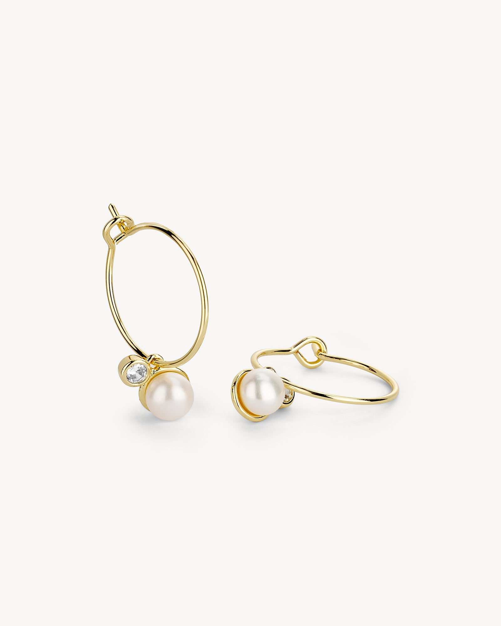 Isola Hoop Perle Øreringe - Zirkonia - Forgyldt