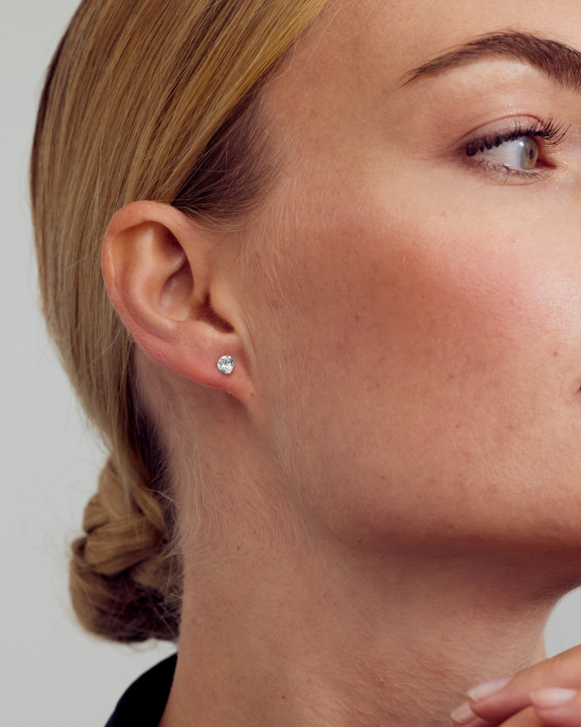 Noelle Studs - 18 karats guldpläterade