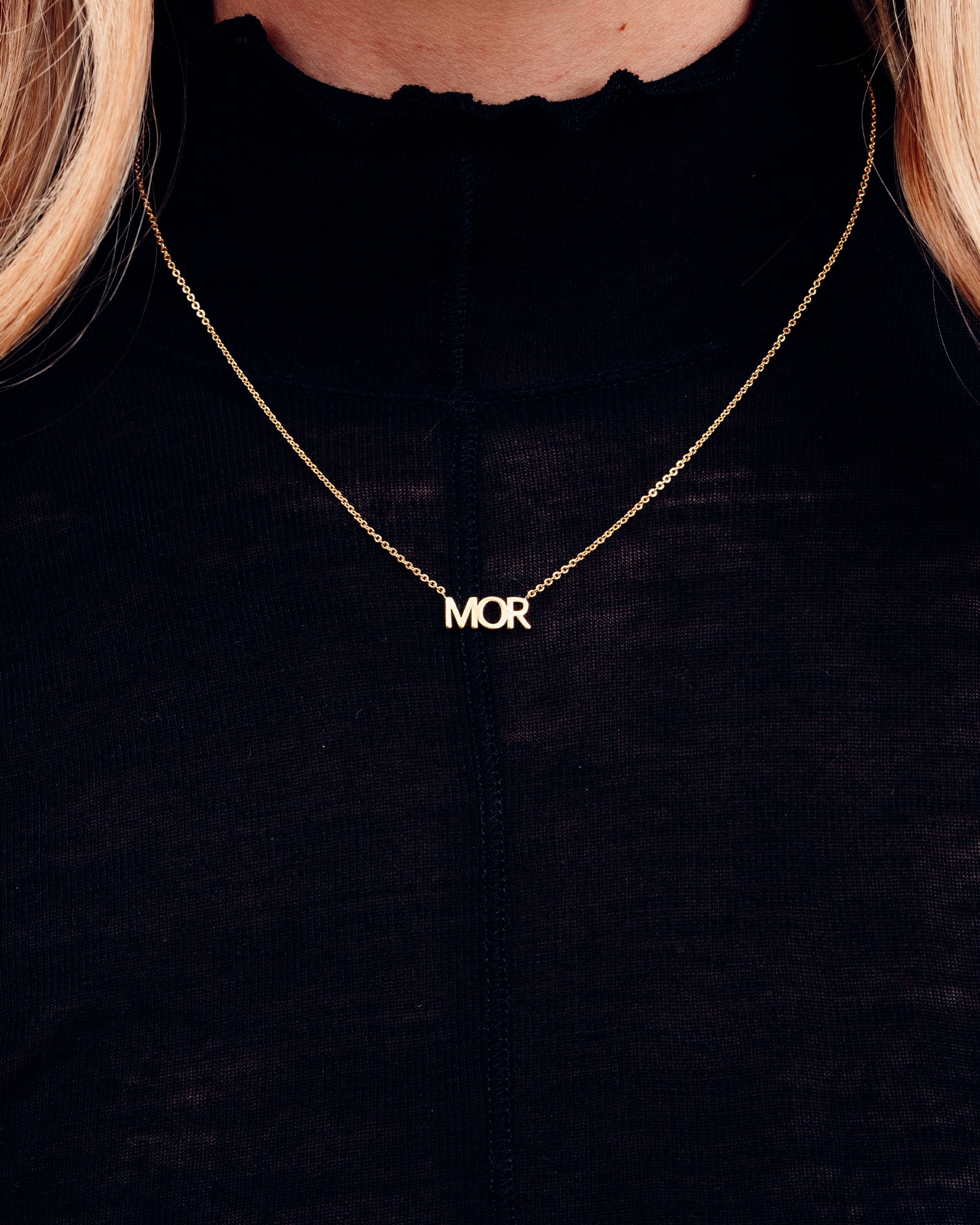 MOR Skrift Halskæde - 18 karat forgyldt