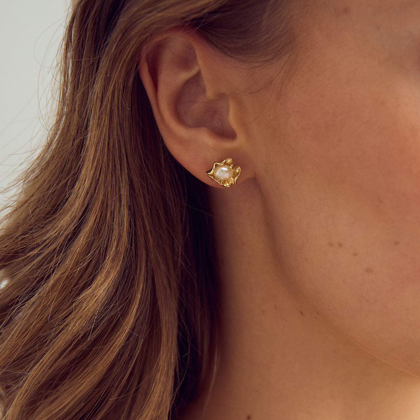 Vega Stud Earrings - 18 carat gold plated