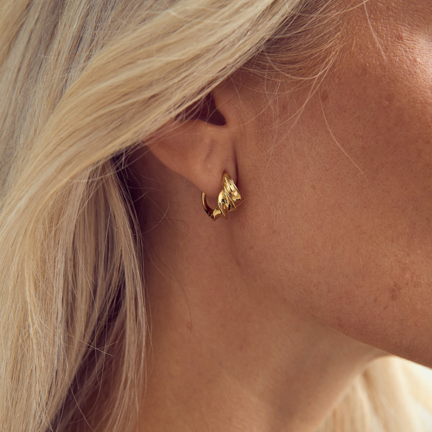 Vega Stud Earrings - 18 carat gold plated