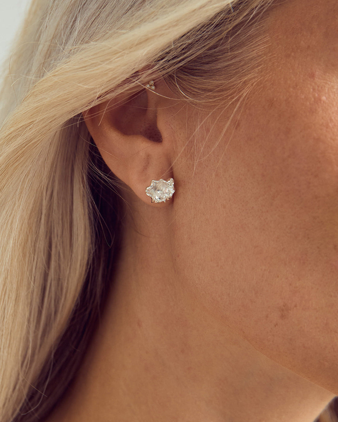Vega Stud Earrings - 18 carat gold plated