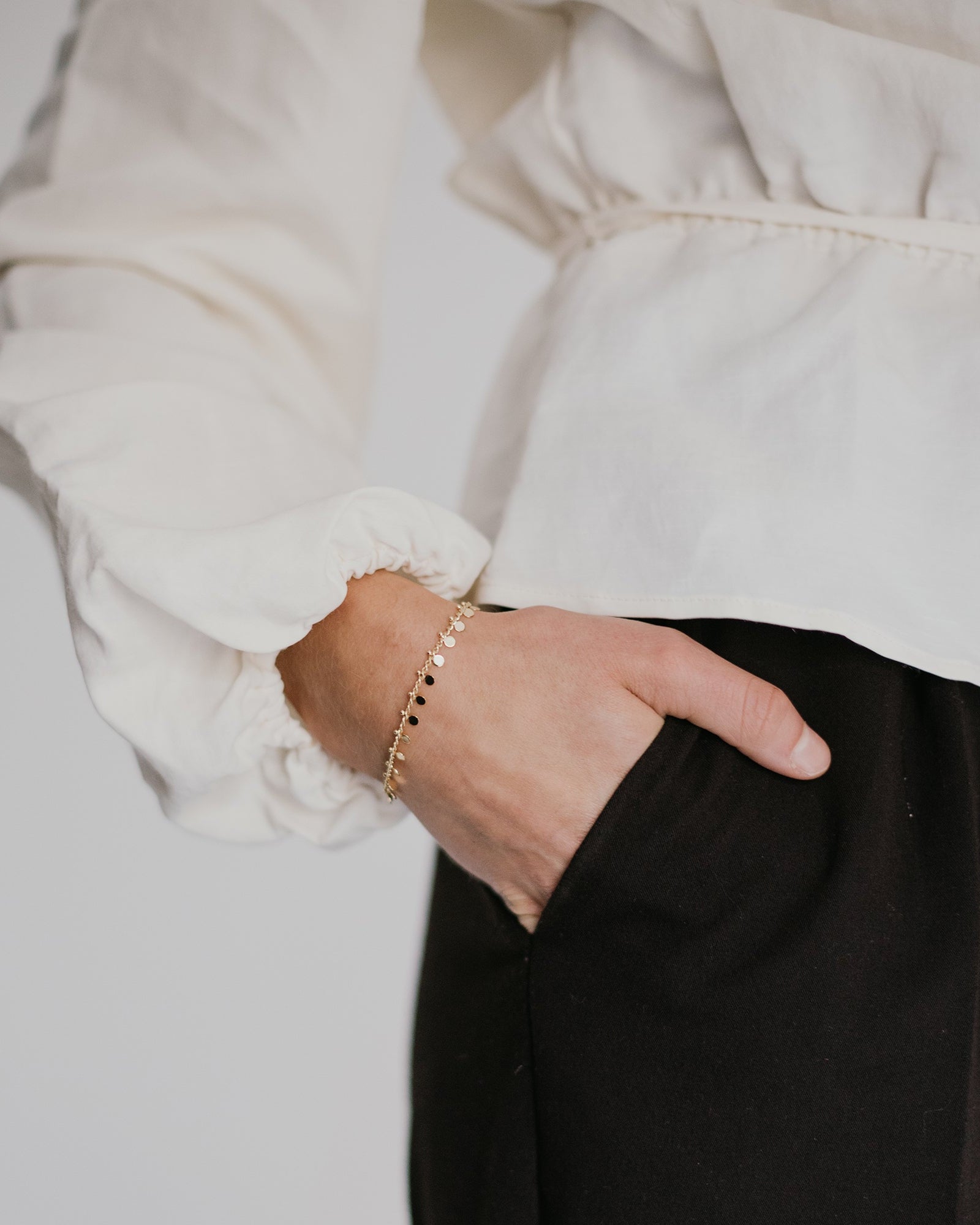 Smyckesset - Ave Halsband / Ave Armband - 18 karats guldpläterad