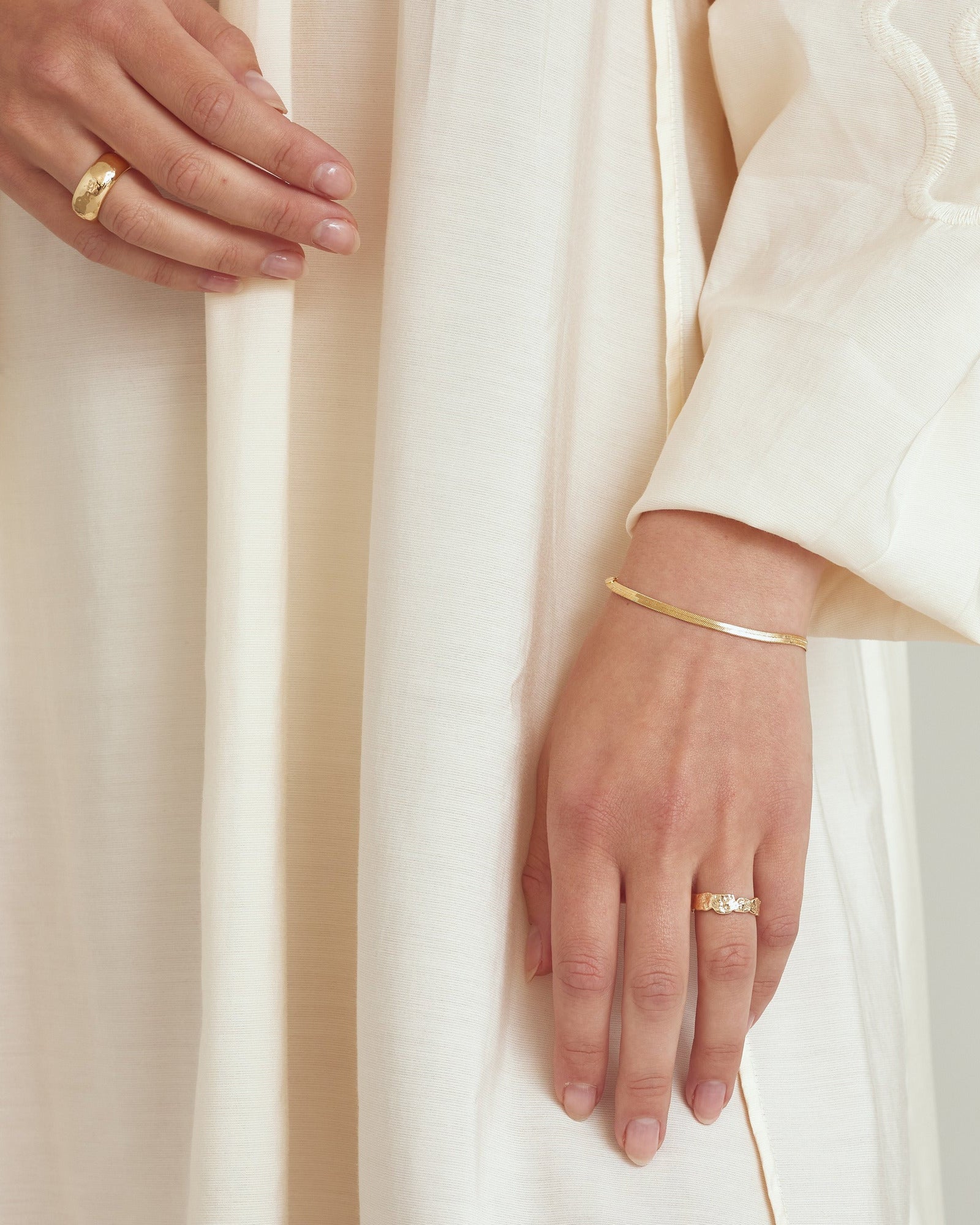 Smyckesset - Laura Halsband / Laura Armband - 18 karat guldpläterad
