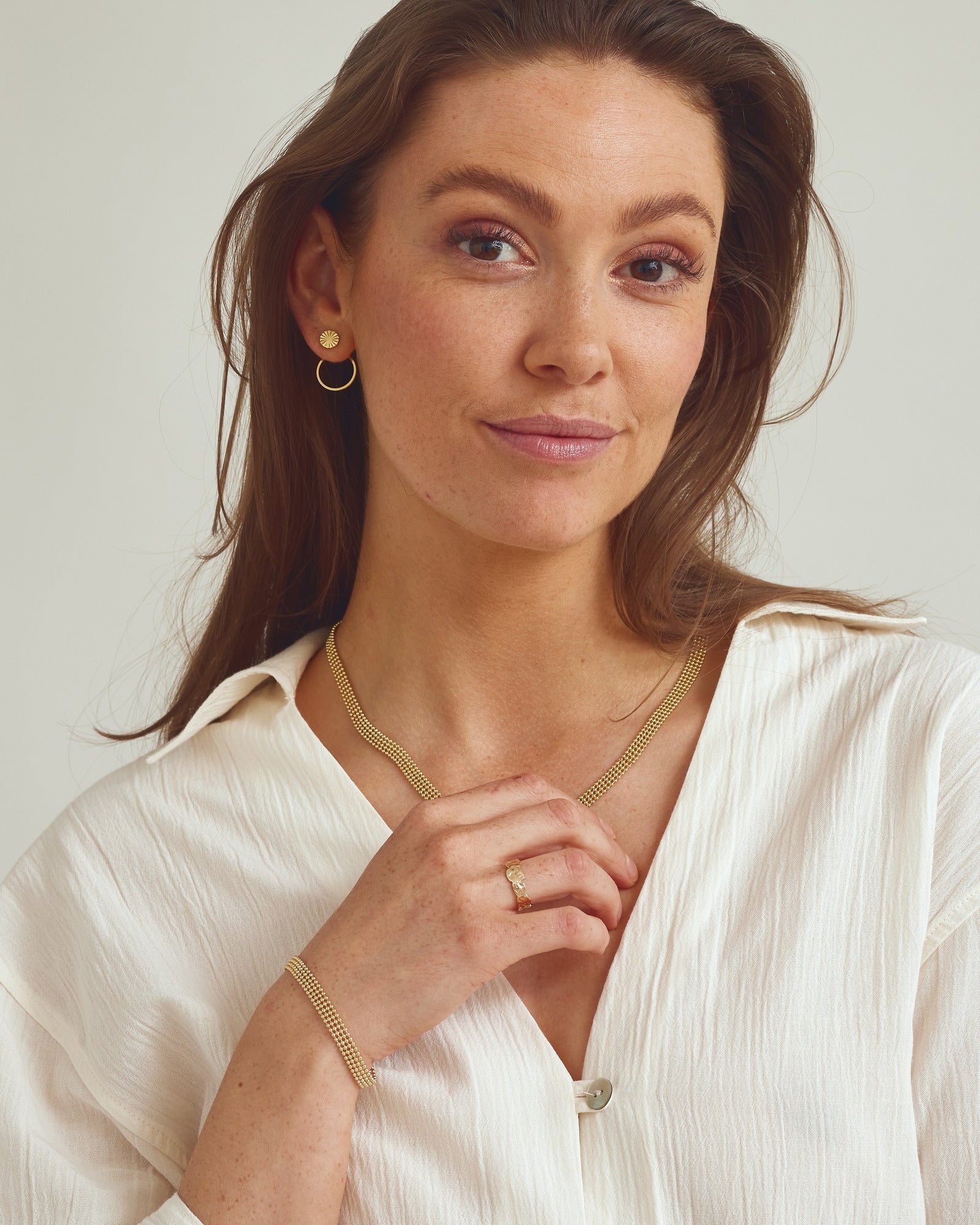<tc>Smyckesset - Eden Halsband / Eden Armband / Scarlett Örhängen - 18 karat guldpläterad</tc>